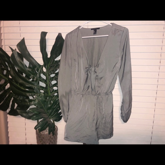 Silk olive green tie romper - Picture 1 of 1